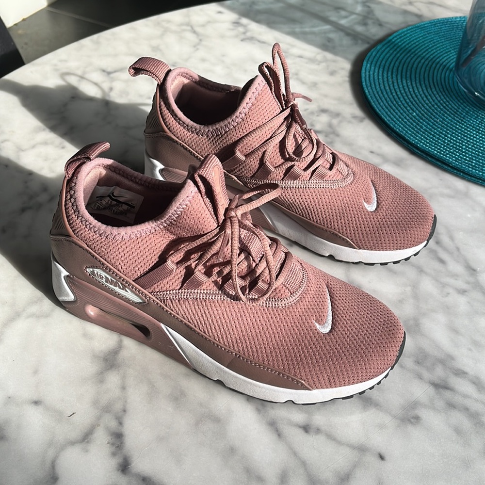 *Rare* Nike Air Max 90 EZ Athletic Shoes in Smokey Mauve Red Womens US Size 6